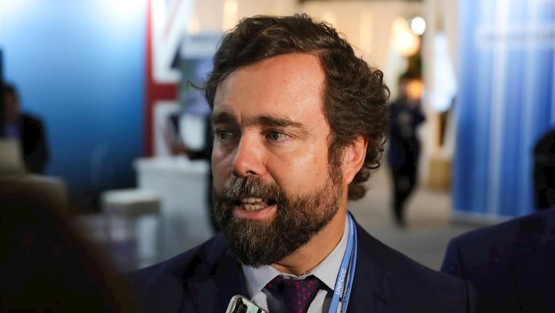 El portavoz de Vox en el Congreso de los Diputados, Iván Espinosa de los Monteros, atiende a los medios de comunicación a su llegada a la Conferencia de Naciones Unidas sobre el Cambio Climático (COP25) | Jesús Hellín - Europa Press ep el portavoz de vox en el congreso de los diputados ivan espinosa de los monteros atiende a los