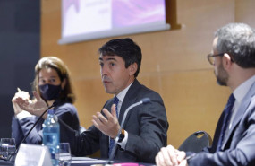 ep el presidente de accenture espana portugal e israel domingo miron c acompanado este martes en