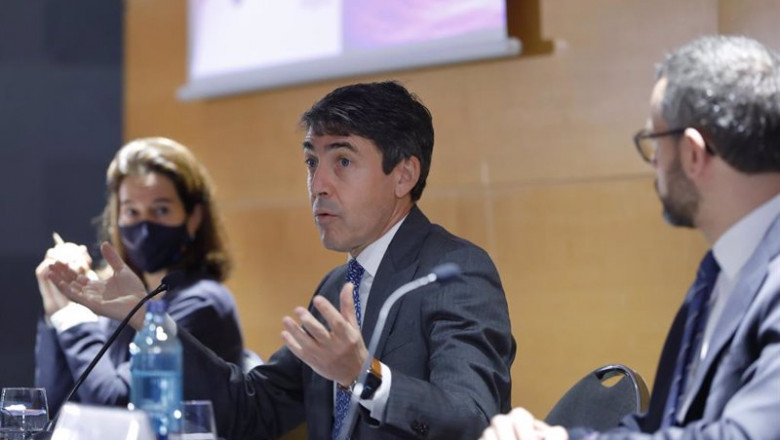 ep el presidente de accenture espana portugal e israel domingo miron c acompanado este martes en