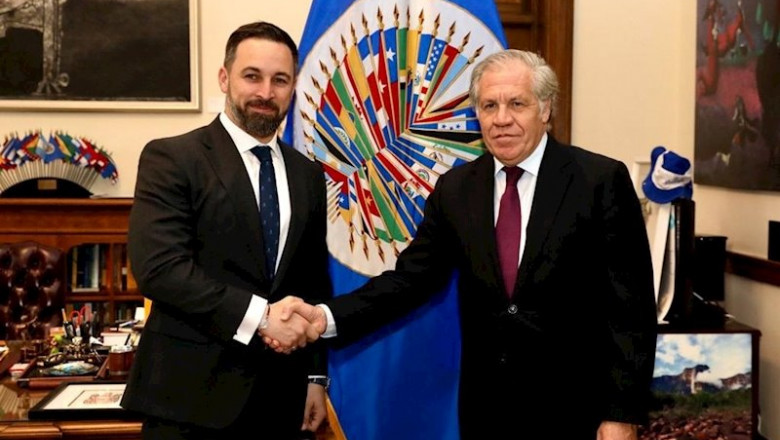 ep el presidente de vox santiago abasca saluda al secretario general de la organizacion de estados
