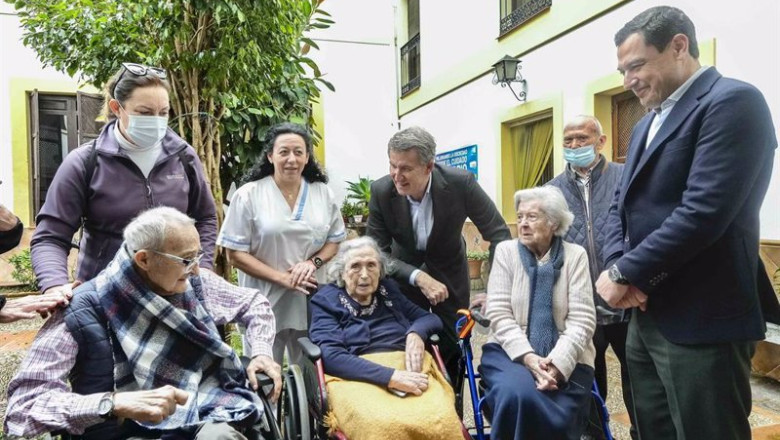ep el presidente del pp alberto nunez feijoo este lunes en una residencia de ancianos en cordoba ep el presidente del pp alberto nunez feijoo este lunes en una residencia de ancianos en cordoba