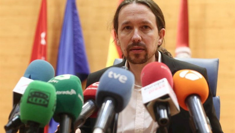 El vicepresidente segundo del Gobierno y ministro de Derechos Sociales y Agenda 2030 de España, Pablo Iglesias, minutos antes de intervenir en el acto 'Reaccionarismo y fascismo en el siglo XXI' en el Salón de actos de la Facultad de Ciencias Políticas y | Eduardo Parra - Europa Press ep el vicepresidente segundo del gobierno y ministro de derechos sociales y agenda 2030 de espana