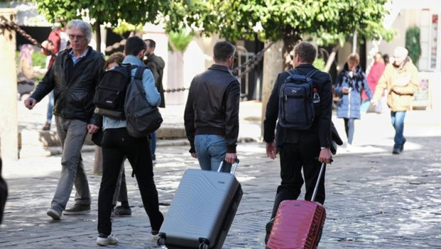 ep imagen de archivo de turistas en andalucia