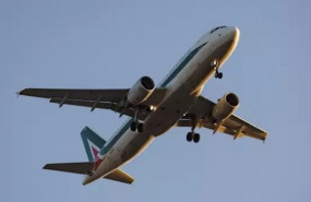 ep imatge dun avio a laeroport adolfo suarez-madrid barajas