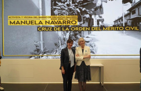 ep isabel rodriguez entrega la cruz de la orden del merito civil a manuela navarro