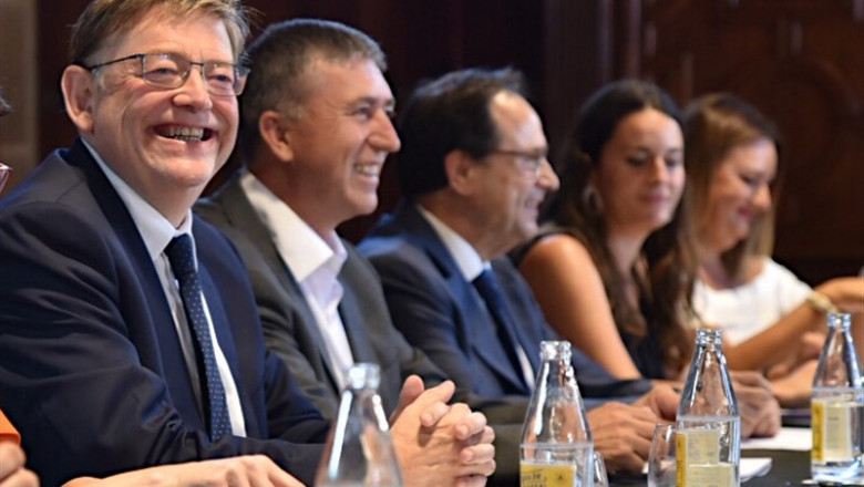 (Izq) El presidente de la Generalitat, Ximo Puig, presente en la reunión de la Mesa de Diálogo Social de la Comunitat Valenciana en el Palau de la Generalitat de Valencia. | Jorge Gil - Europa Press ep izq presidentela generalitat ximo puig presentela reunionla mesadialogo socialla comunitat valencianapalaula generalitatvalencia