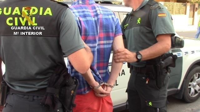 La Guardia Civil detiene a cinco atracadores por varios robos | GUARDIA CIVIL ep la guardia civil detienecinco atracadoresvarios robos