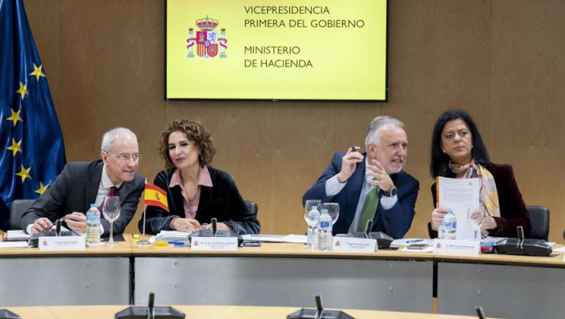 ep la vicepresidenta primera y ministra de hacienda maria jesus montero el ministro de politica