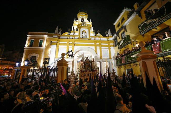 Madrugá en Sevilla. Salida de la Macarena | EUROPA PRESS/E. BRIONES ep madruga en sevilla salidala macarena