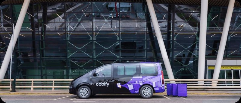 ep minibus de cabify en el aeropuerto de santiago de chile