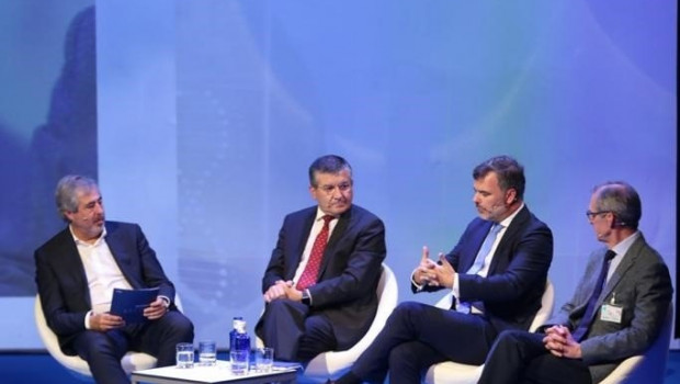 ep participantes en la mesa redonda disrupcion en medicina de prevencion personalizada en el foro