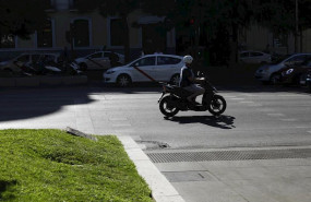 ep una moto en la ciudad de madrid