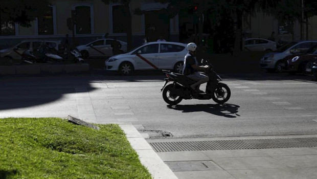 ep una moto en la ciudad de madrid
