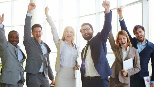 1578907427 gente negocios celebrando exito1098 1996 1578907427 gente negocios celebrando exito1098 1996