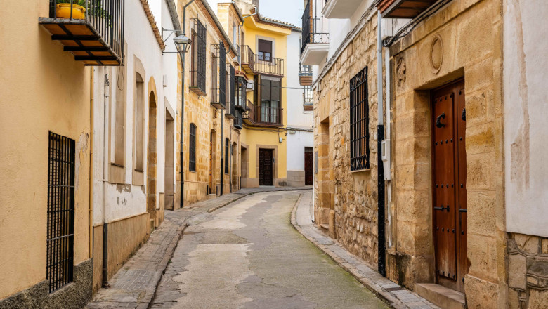 airbnb community fund 