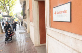 ep archivo   exterior de una oficina bancaria de santander private bank