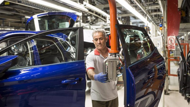 ep archivo   produccion en la planta de seat en martorell barcelona