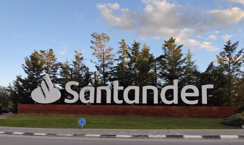 Estampida en Banco Santander, que orquesta despidos masivos entre sus subcontratas
