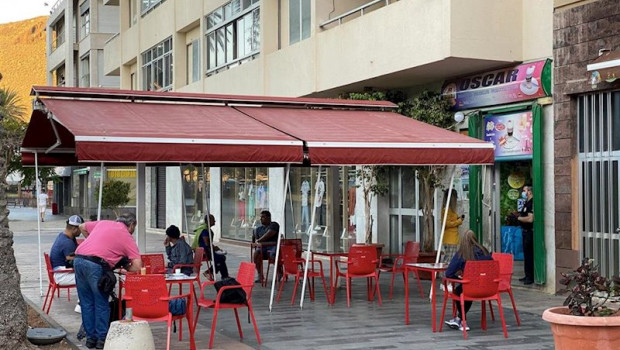 ep cafeteria abierta en san sebastian de la gomera durante la fase 1 de la desescalada