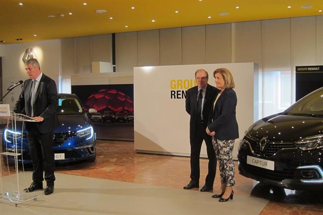 De los Mozos (Renault) y Fátima Báñez | EUROPA PRESS ep demozos renault y fatima banez