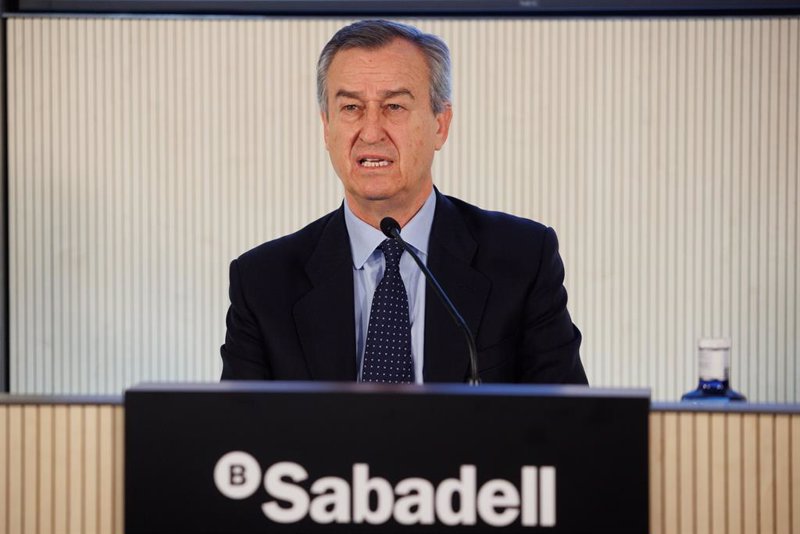 Renta 4 aconseja vender Sabadell si llega a los 2,16 euros, sin esperar a la OPA de BBVA