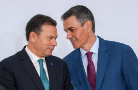ep el presidente del gobierno pedro sanchez d y su homologo portugues luis montenegro i presiden la