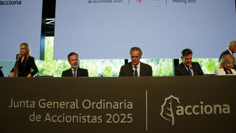 El presidente y CEO de Acciona, José Manuel Entrecanales Domecq (c), durante la Junta General de Accionistas de Acciona de 2025 | Matias Chiofalo - Europa Press ep el presidente y ceo de acciona jose manuel entrecanales domecq c durante la junta general de