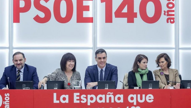 ep el secretario general del psoe pedro sanchez con algunos de los miembros dela ejecutiva federal