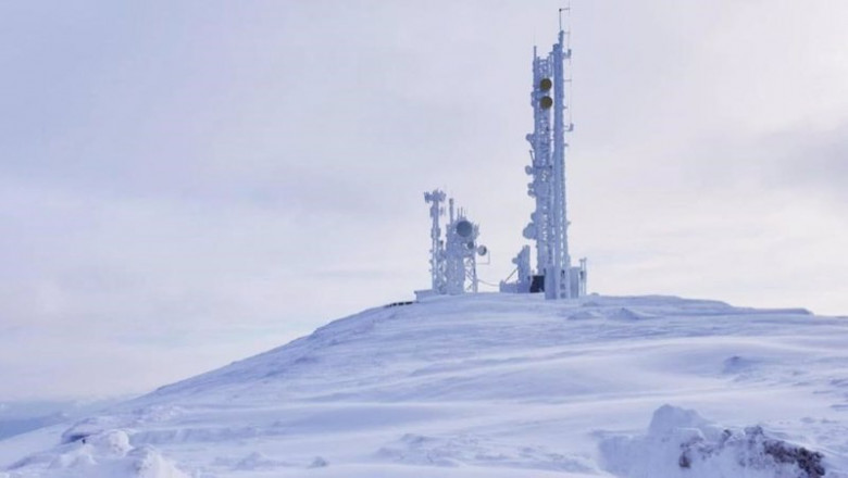 Estación de torre de telefonía de Orange cubierta por la nieve durante la borrasca 'Filomena' | ORANGE ep estacion de torre de telefonia de orange cubierta por la nieve durante la borrasca filomena