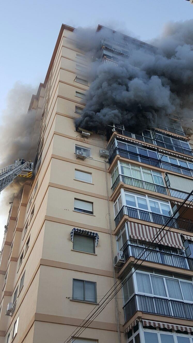 Incendio en un edificio de Málaga | EUROPA PRESS ep incendio malaga ciudad jardin