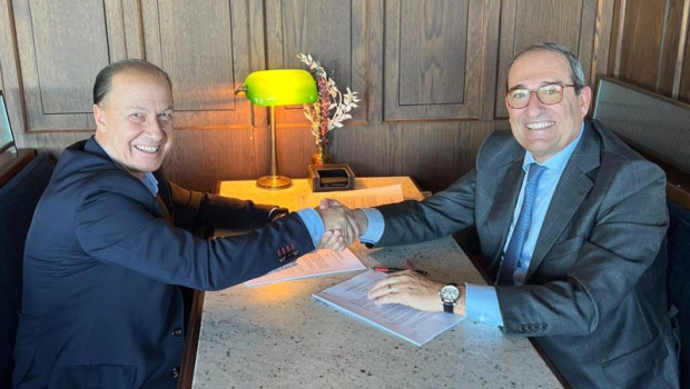 ep jose luis garcia ochoa y ricardo soler durante la firma del acuerdo