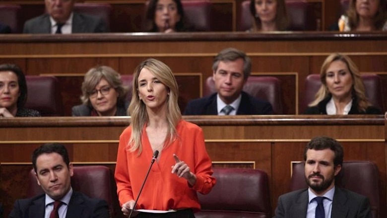 La portavoz del PP en el Congreso Cayetana Álvarez de Toledo, formula su pregunta a la Vicepresidenta Primera del Gobierno y Ministra de la Presidencia, Relaciones con las Cortes y Memoria Democrática, Carmen Calvo, durante una sesión de control al Gobier | Eduardo Parra - Europa Press ep la portavoz del pp en el congreso cayetana alvarez de toledo formula su pregunta a la