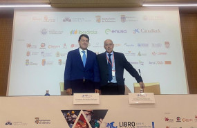 ep manueco y pedro diaz durante la clausura de la jornada del libro blanco de salamanca