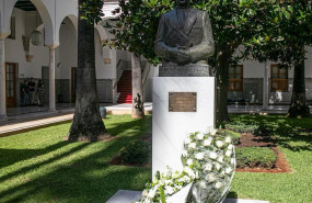 ep monumento a blas infante en el parlamento de andalucia