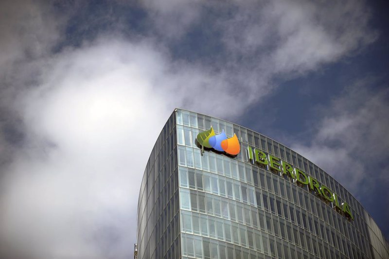 Barclays sube el precio de Iberdrola a 13,40 euros tras su apuesta por los centros de datos