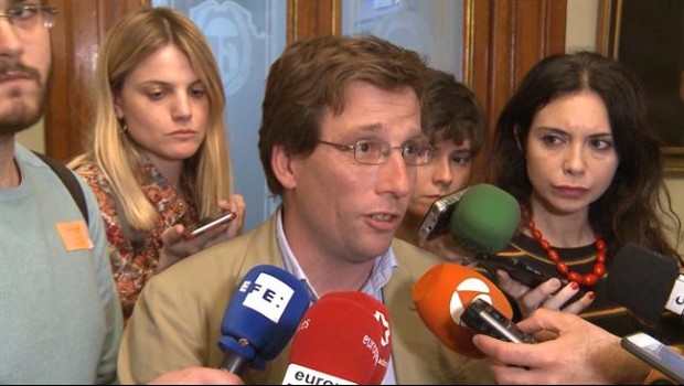 ep villacis martinez-almeida rita maestrecausapie asalidaun acto