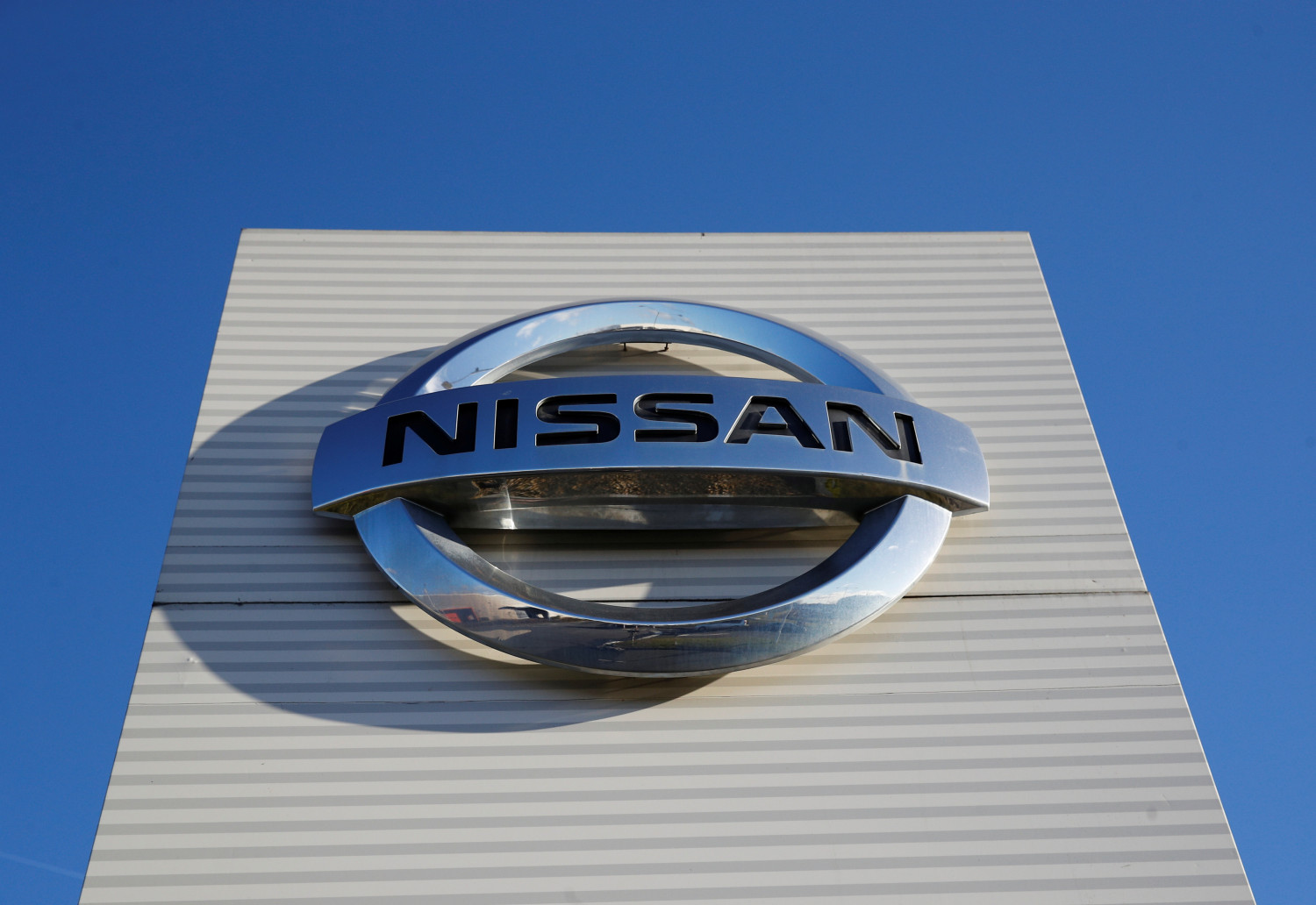 le logo nissan a l usine automobile nissan de sunderland 