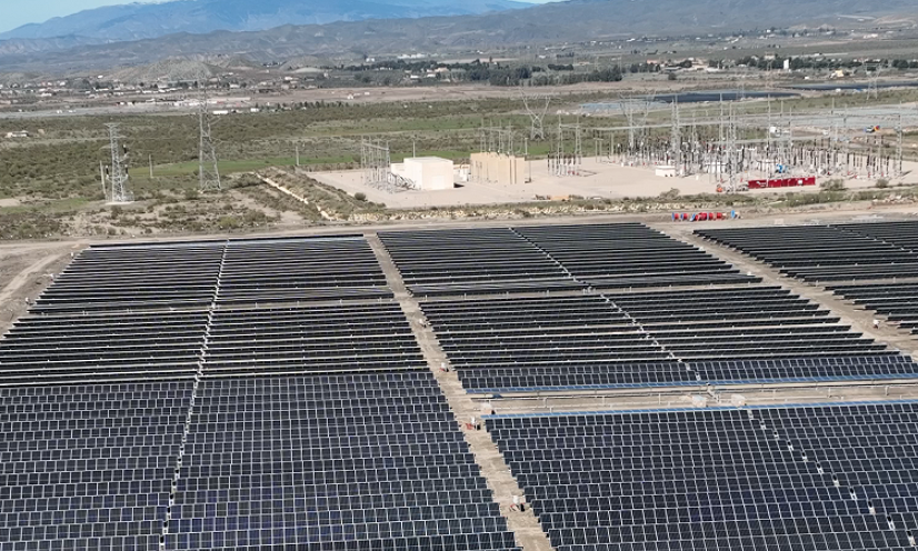 Naturgy pone en servicio sus primeras plantas fotovoltaicas en Andalucía