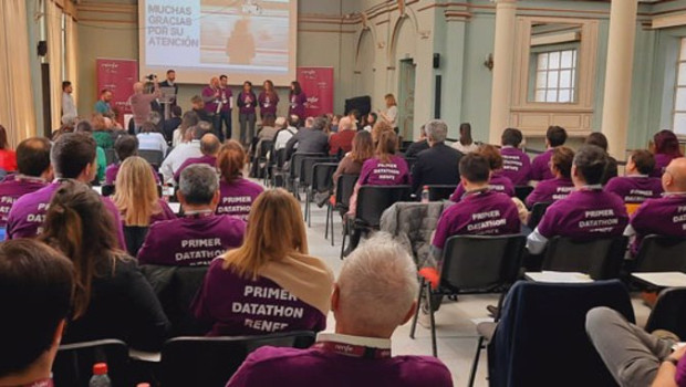 ep archivo   participantes en una de las jornadas del datathon de renfe