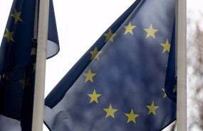 ep archivo   una bandera de la union europea en madrid espana