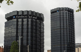 ep archivo   vista de la fachada de las torres la caixa en barcelona