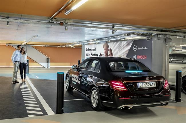 Bosch y Daimler demuestran cómo aparcar sin conductor en condiciones reales | BOSCH ep boschdaimler demuestranaparcarconductorcondiciones reales