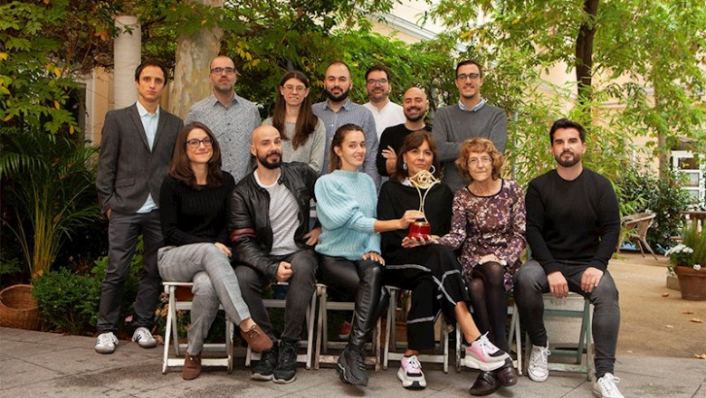 De izq a dcha, primera fila: Sofia Olmos, Israel Álvarez, Paula Hergar, Beatriz Maesso, Alicia Mingo y David Saiz. Segunda Fila: Eduardo Fernández, Borja Terán, Natalia Marcos, Héctor Alabadi, Sergio Espi, Juanma Fernández, Adriano Moreno. | ACADEMIA DE TV ep de izq a dcha primera fila sofia olmos israel alvarez paula hergar beatriz maesso alicia mingo y