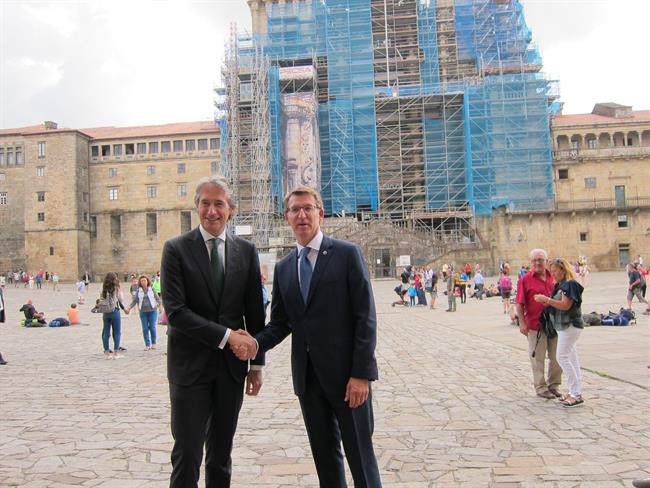 De la Serna y Feijóo, en Santiago | EUROPA PRESS ep desernafeijoo en santiago