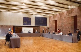 ep el ministro de seguridad social y migraciones jose luis escriva y el presidente de canarias angel
