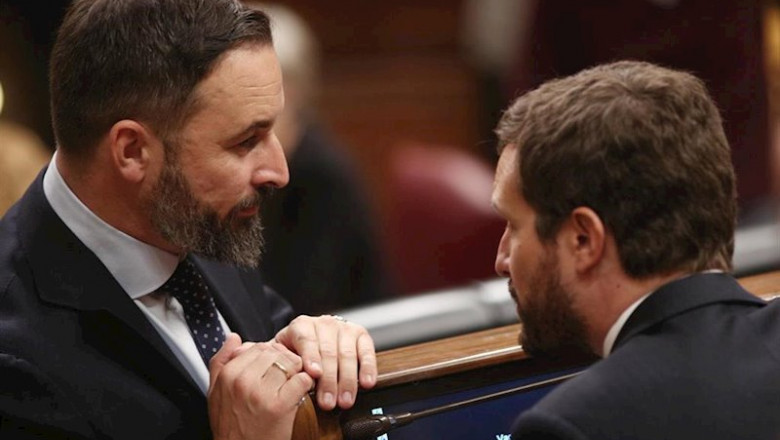 ep el presidente de vox santiago abascal izq y el presidente del pp pablo casado dech hablan durante