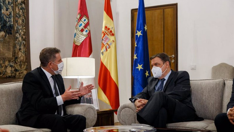 ep emiliano garcia-page y luis planas mantienen una reunion en el palacio de fuensalida sede del