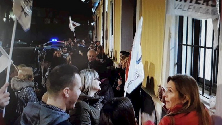 ep escrache al ayuntamiento de manises