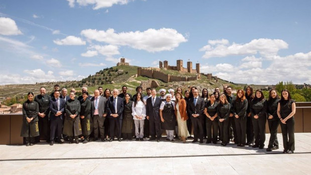 ep foto de familia de la inauguracion del parador de molina de aragon guadalajara