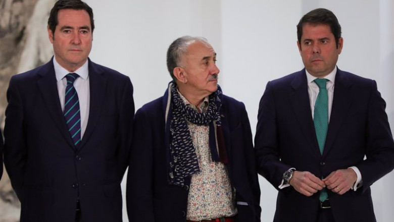 (I-D) El presidente de la CEOE, Antonio Garamendi; el secretario general de UGT, Pepe Álvarez; y el presidente de la Confederación Española de la Pequeña y Mediana Empresa Cepyme, Gerardo Cuerva | Jesús Hellín - Europa Press - Archivo ep i-d el presidente de la ceoe antonio garamendi el secretario general de ugt pepe alvarez y el